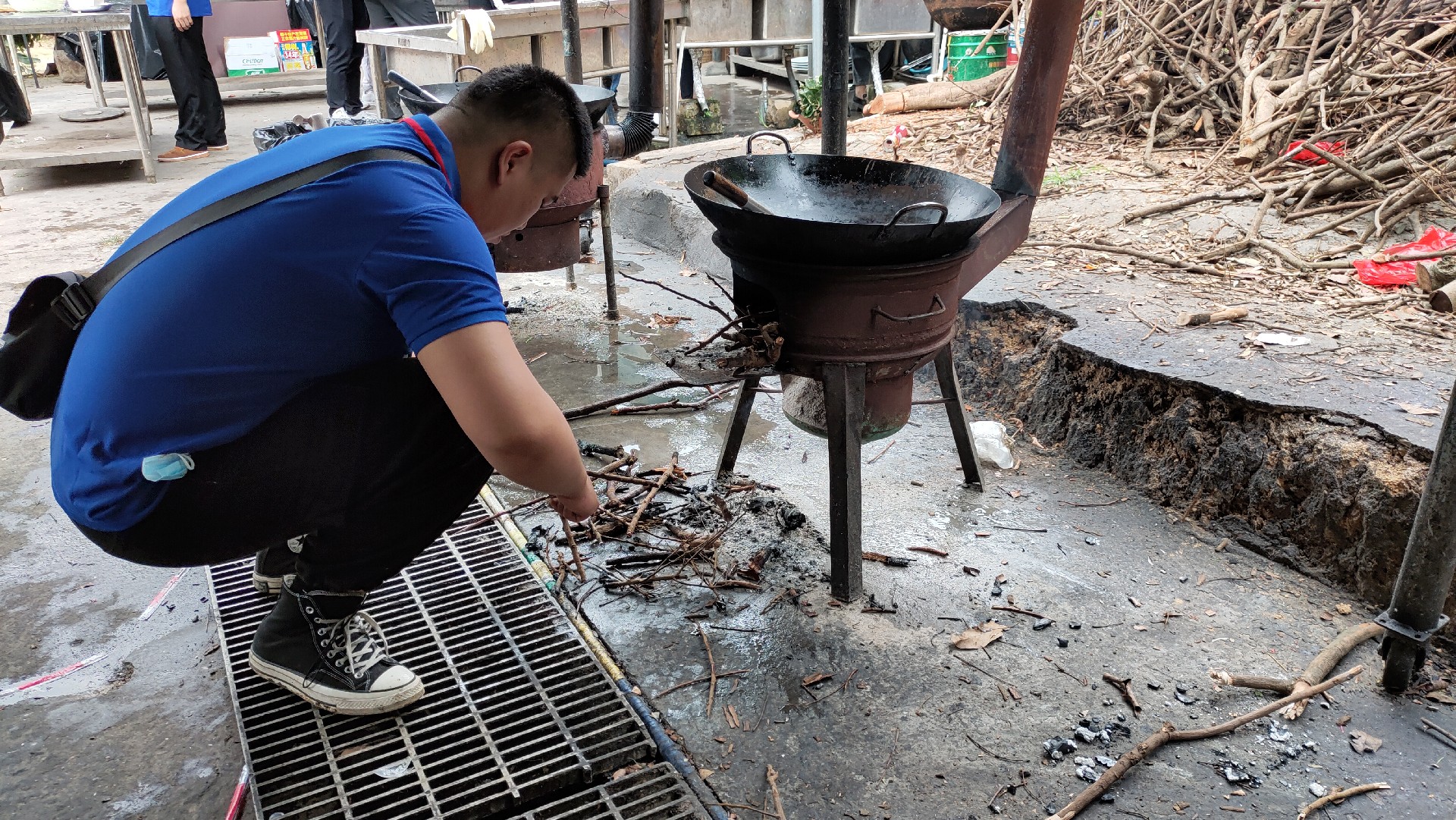 松湖騎行，穿樹(shù)飛花；農(nóng)家休閑，擁抱自然