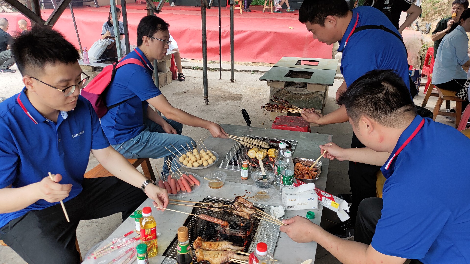 松湖騎行，穿樹飛花；農(nóng)家休閑，擁抱自然