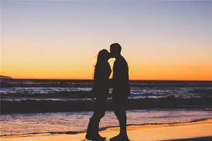 属狗女和属龙男的婚姻配吗