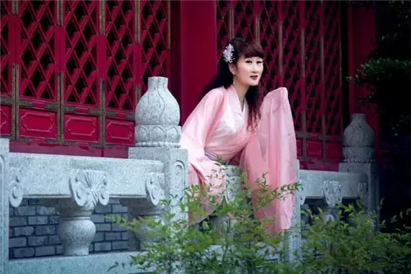 女人发际线有旋 女人发际线有旋