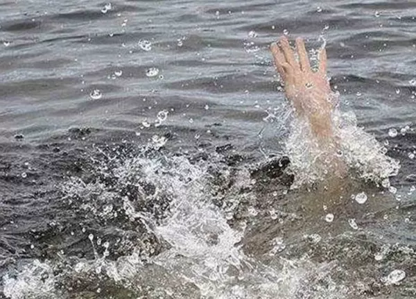 梦见自己掉进水里又爬上来 梦见自己掉进水里又爬上来